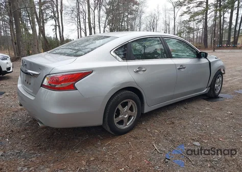 2015 Nissan Altima 2.5 from USA, damaged, VIN 1N4AL3AP8FN325067